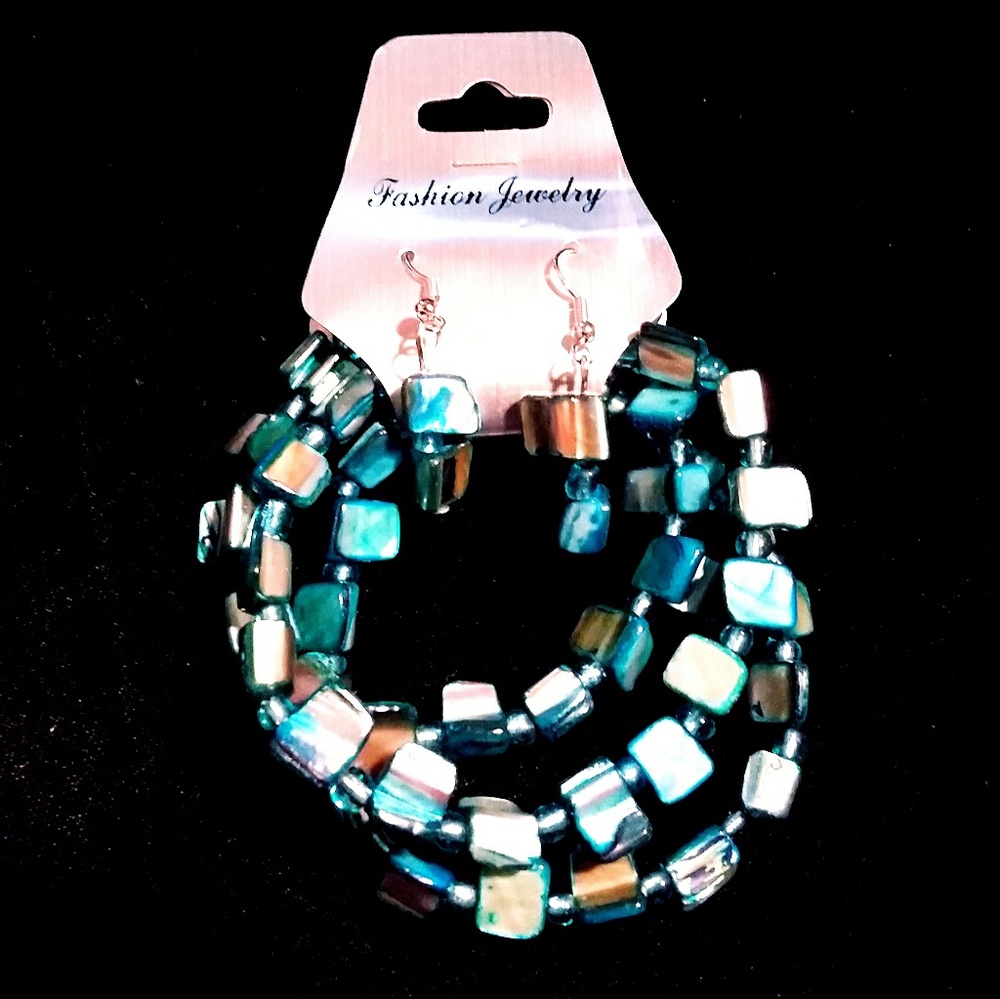 Fashion Jewelry Shell Bracelet & Earrings Set💙